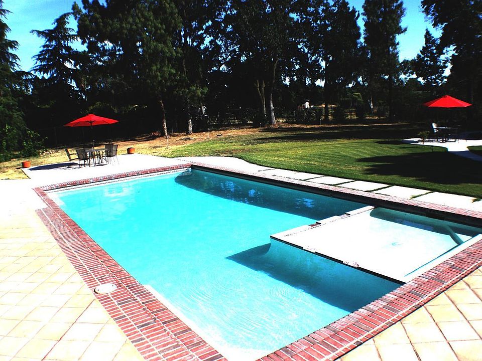 1st image of 6102 Roberta Ct
