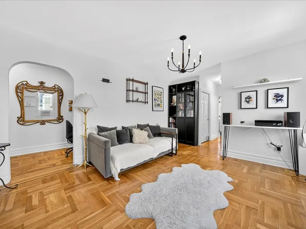 811 Walton Avenue image 8 of 17