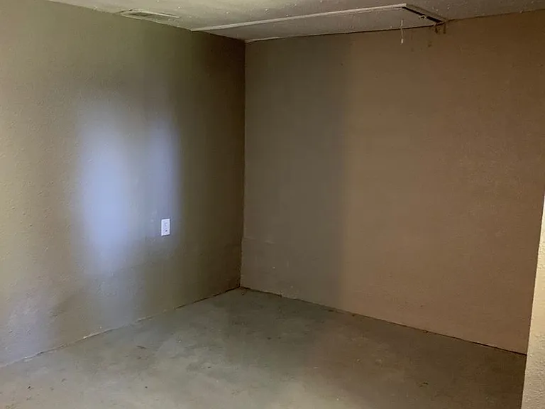 2412 W Lincoln St — Photo 9