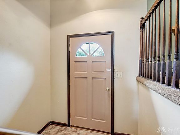 5th image of 609 Applehill Dr