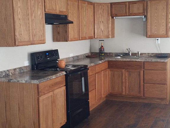 Beautiful Kitchen with Plenty of Storage!