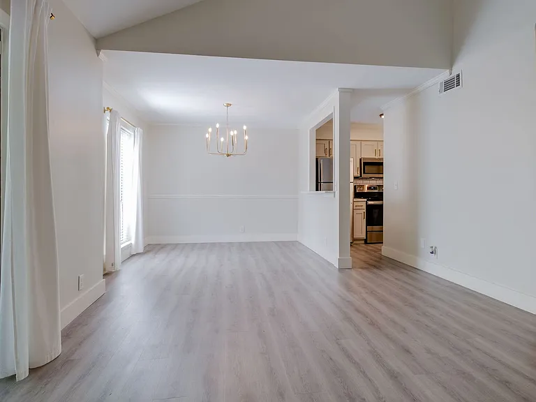 231 Summit Ridge Dr — Photo 3