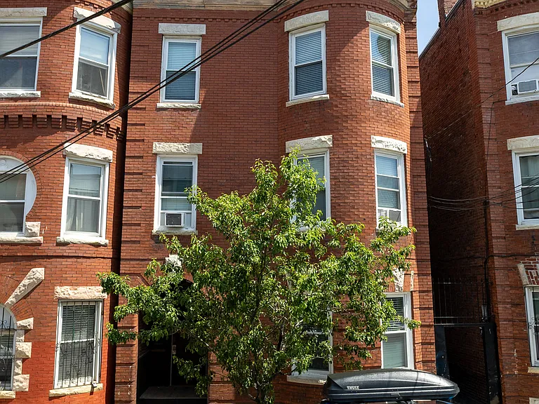 3 Mark St #2 — Photo 3