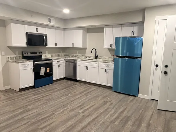 216 Wilcox Parkway - 3