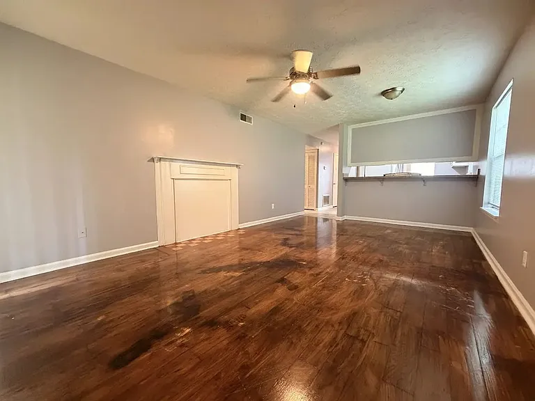 125 Cumberland Ct — Photo 2