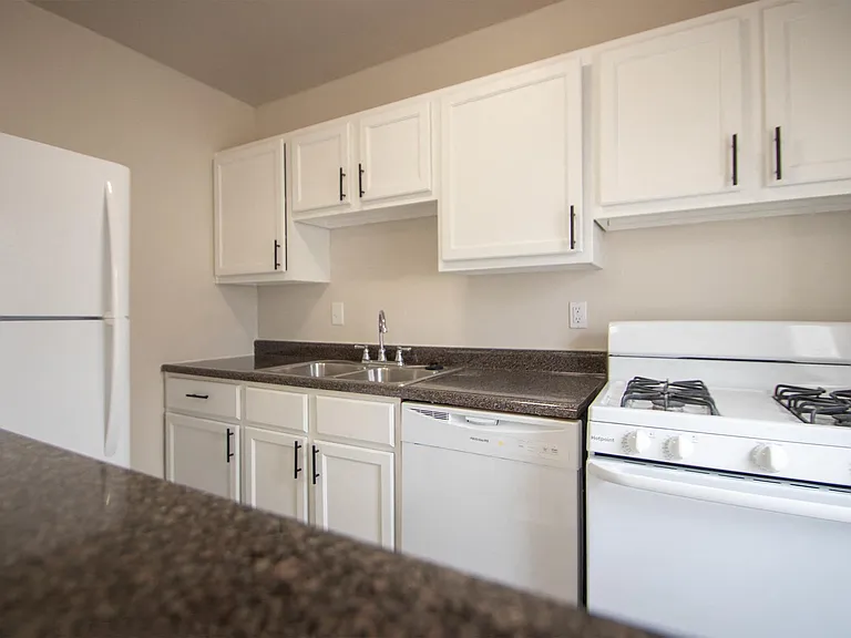Colonial Ridge — Photo 28