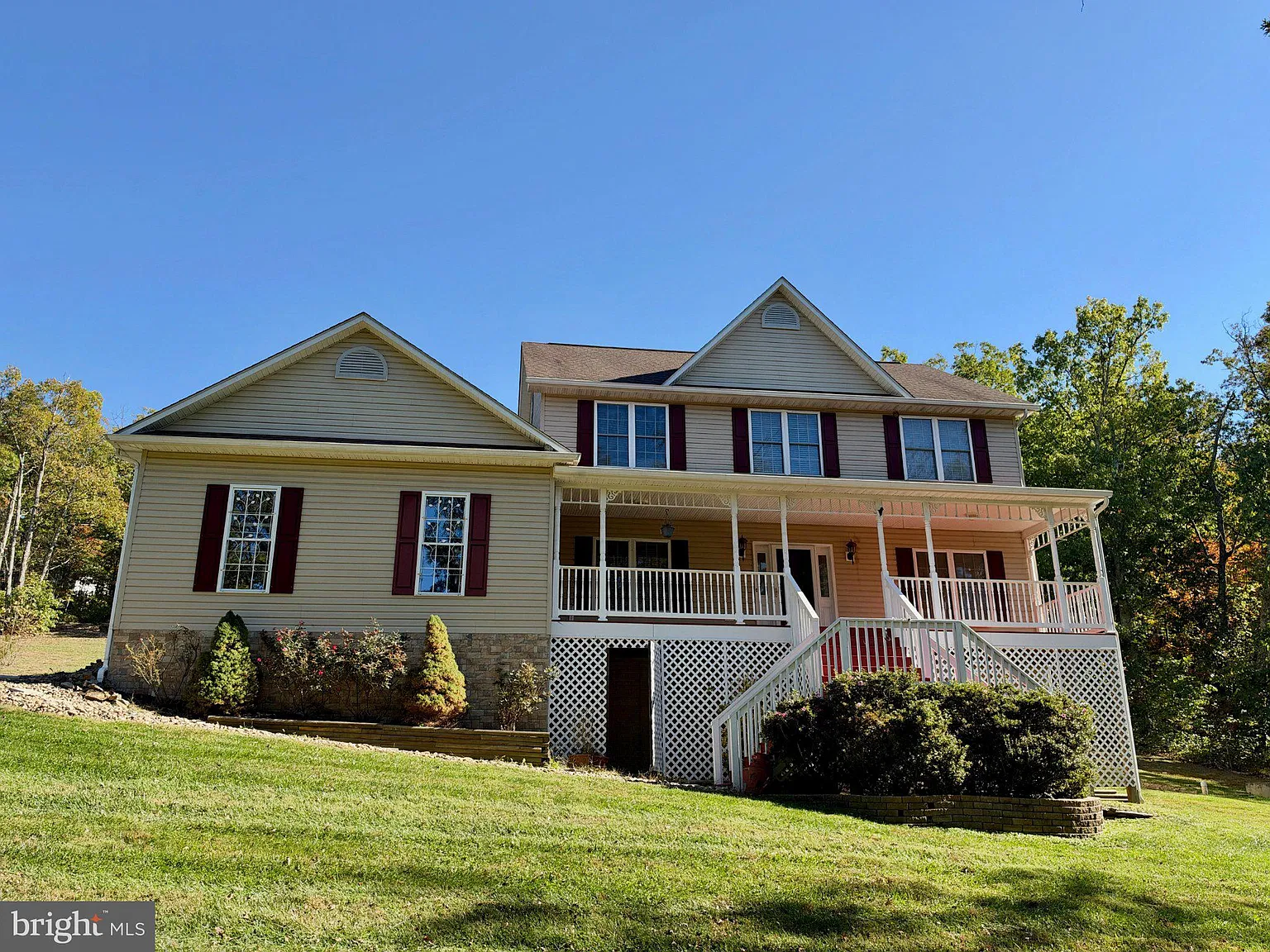 4 bed, 4.0 bath, 2646 sqft, $3,000 — Photo 1