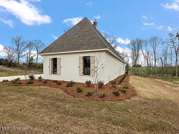3rd image of 207 Welchshire Dr