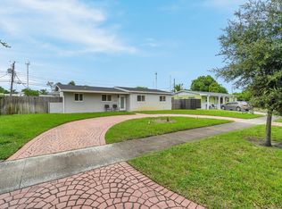 1061 NW 200th St, Miami Gardens, FL 33169