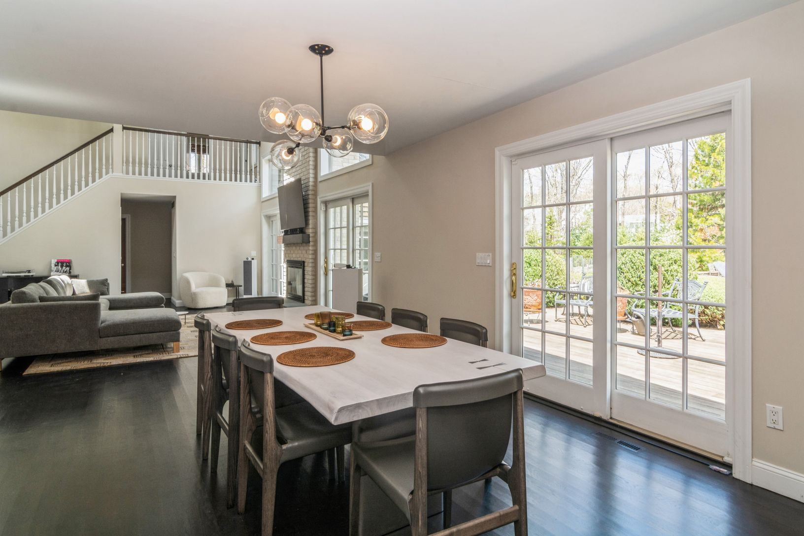  Open and airy
