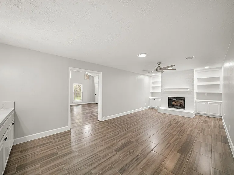 8611 Spruce Mill Dr — Photo 3