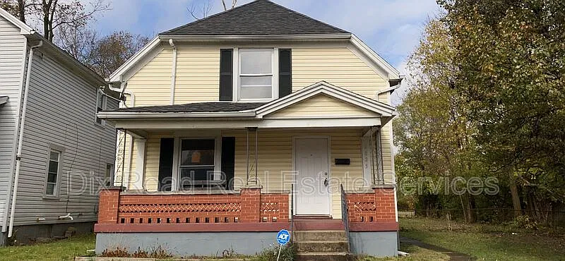 3 bed, 1.0 bath, 1524 sqft, $995 — Photo 1