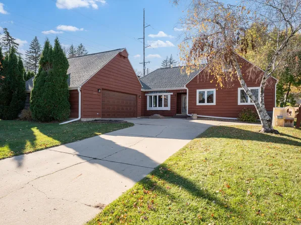 737 Meadow Run Dr SW, Rochester, MN 55902