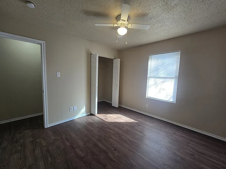 10226 Country Hills Blvd — Photo 10