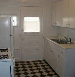5th image of 2514 Holmes St APT 1N