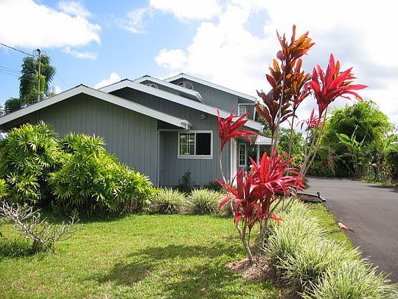 3-Car Garage in Foreground