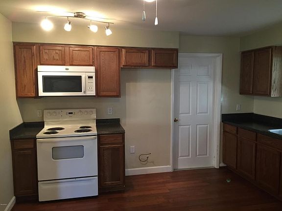 4th image of 3448 Sutton Dr