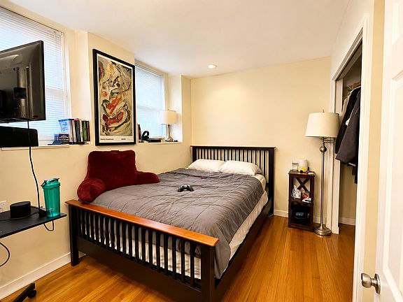 5th image of 108 Myrtle St APT 1A