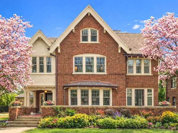 3048 North Shepard AVENUE, Milwaukee, WI 53211