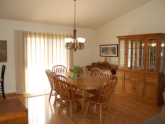 4th image of 819 Briarwood Dr