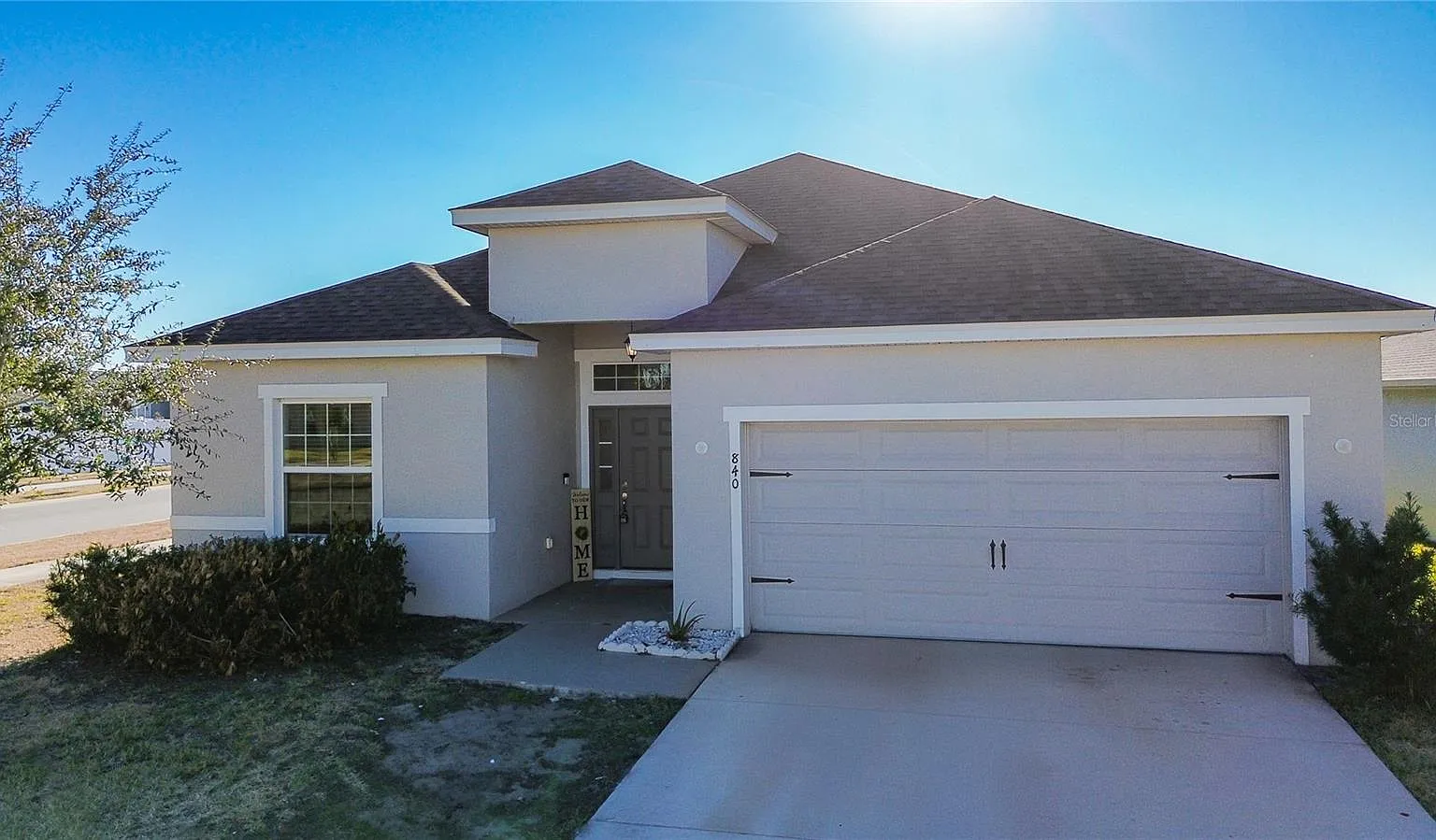 4 bed, 2.5 bath, 2029 sqft, $2,500 — Photo 2