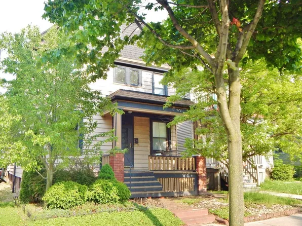 2736 North OAKLAND AVENUE, Milwaukee, WI 53211