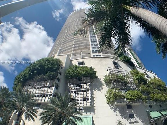 2nd image of 1750 N Bayshore Dr APT 3606