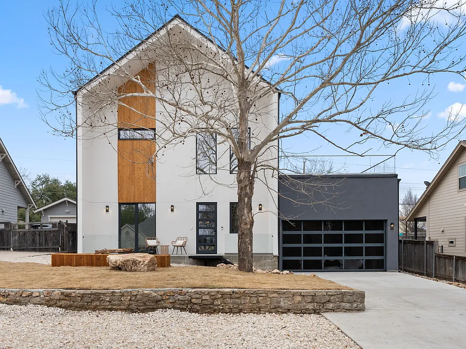 2915 Chisholm Trl