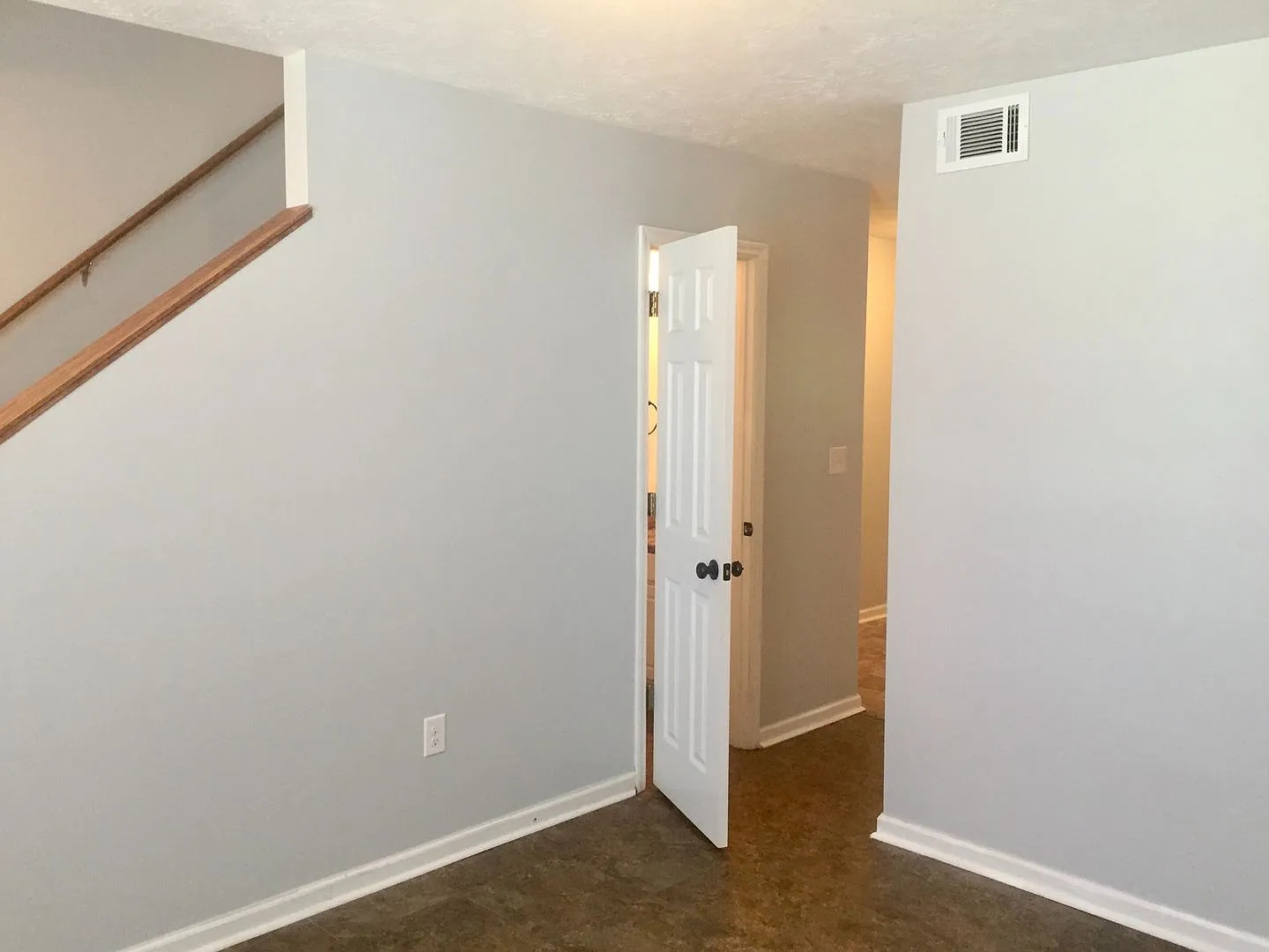 Conveniently Located Duplex in Augusta — Photo 4