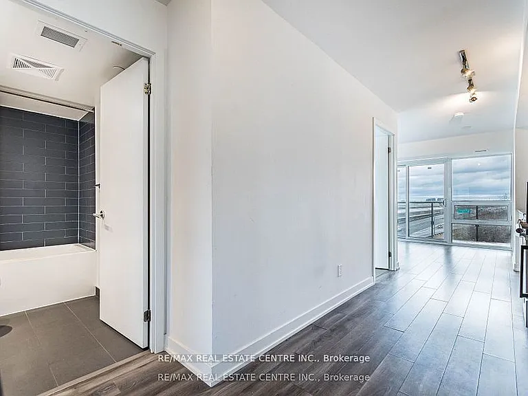 120 Varna Dr #605 — Photo 6