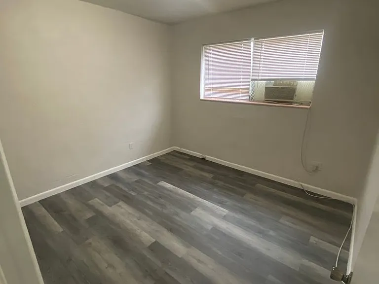 361 Sharar Ave — Photo 14