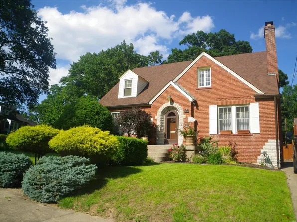 8425 Knollwood Dr, Saint Louis, MO 63121