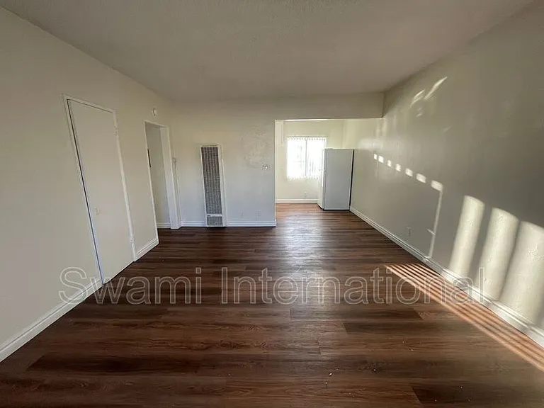 10970 S Figueroa St #7 — Photo 8