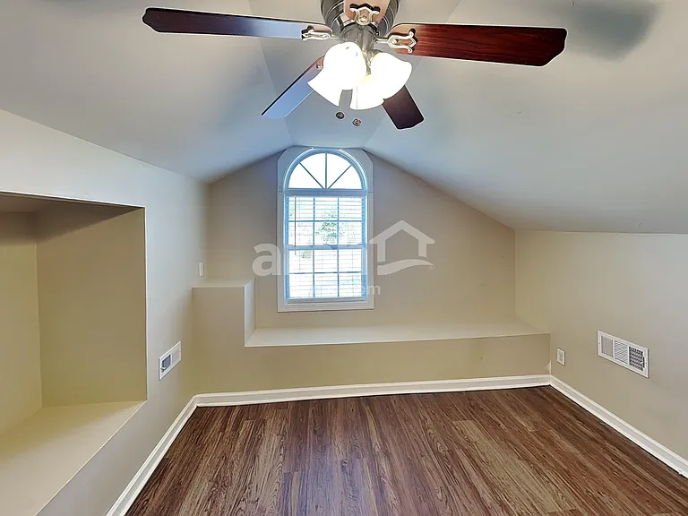 2227 Joann Dr — Photo 8