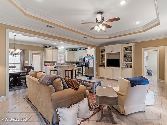 4th image of 150 Latigo Loop