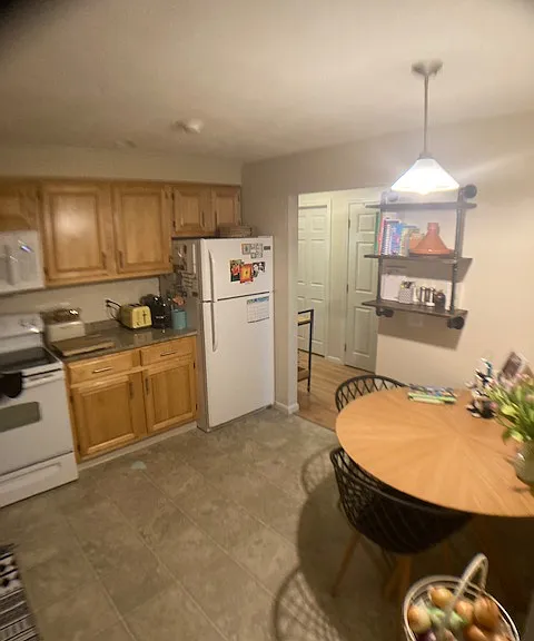 801 Manor Ter #801 — Photo 3