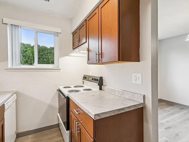 Lantern Square Apartments Spacious 1, 2 & 3 Bedrooms — Photo 41