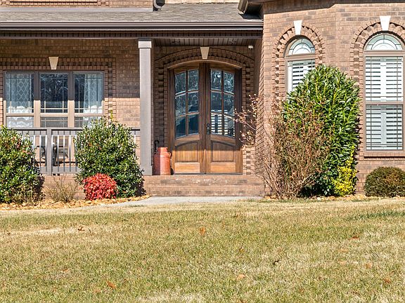 2nd image of 799 Heatherhurst Ct
