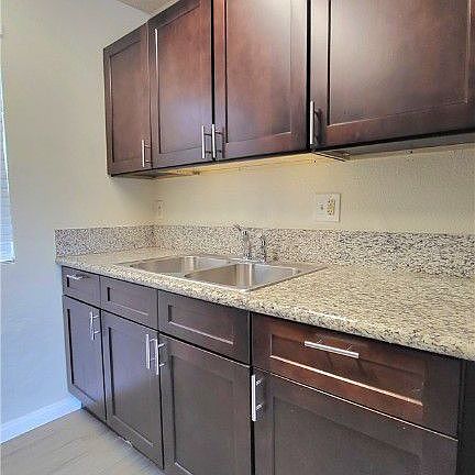 5th image of 218 E Merlayne Dr APT 3
