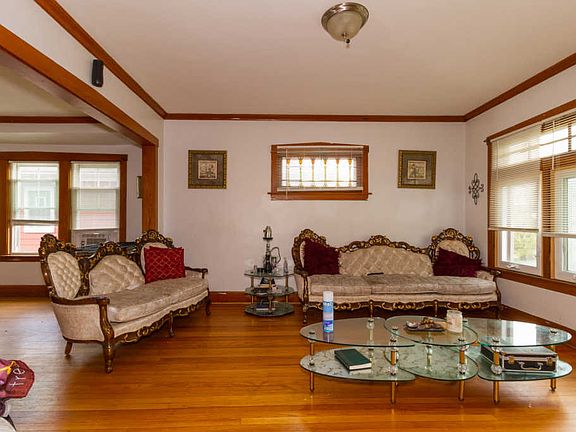 5th image of 831 S 19th Ave