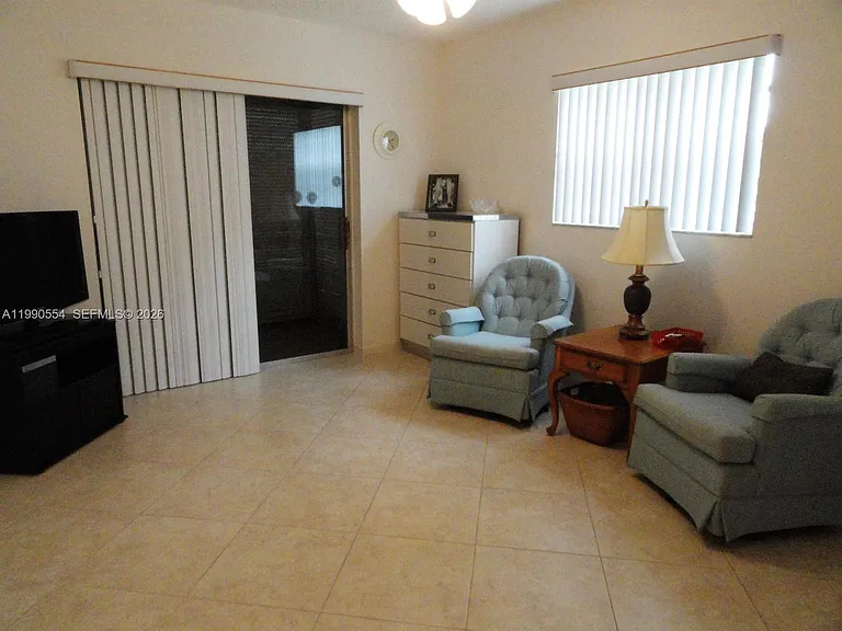 642 Normandy N #642 — Photo 10