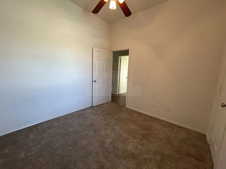 10105 Diana Dr — Photo 11