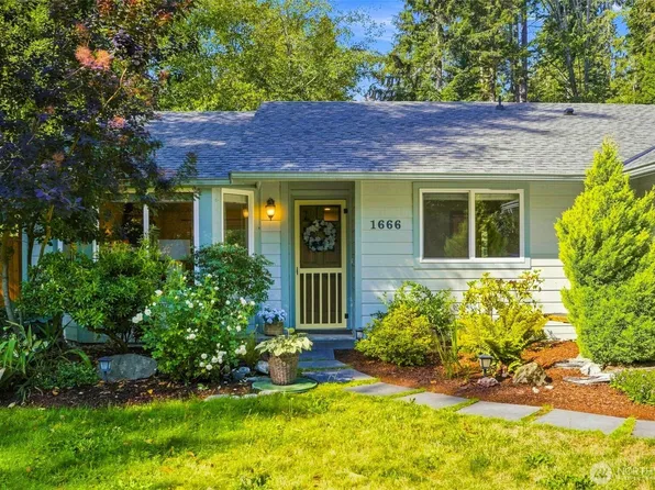1666 Vine Maple Lane, Camano Island, WA 98282