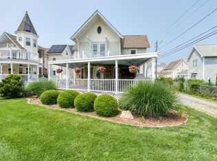 7 Crescent Ave E, Niantic, CT 06357