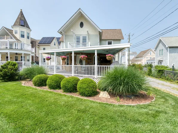 7 Crescent Avenue, East Lyme, CT 06357