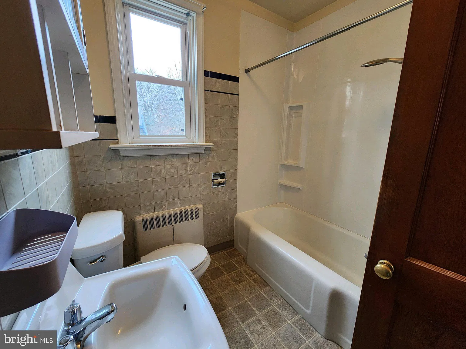 2 bed, 1.0 bath, 1200 sqft, $1,650 — Photo 3
