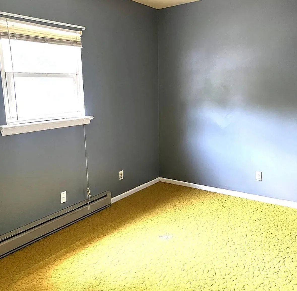 320 Lockridge Ln — Photo 3