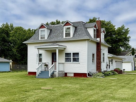 3rd image of 620 NE 1st Ave