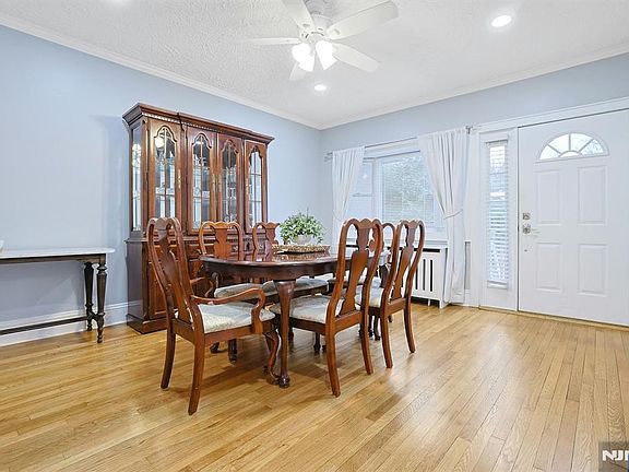 4th image of 410 Tappan Rd