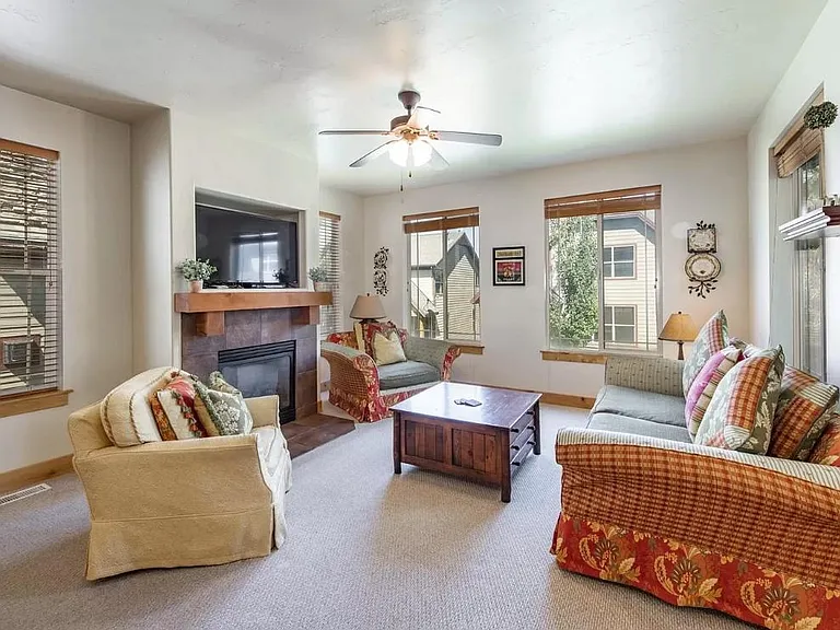 5640 Kodiak Way — Photo 16